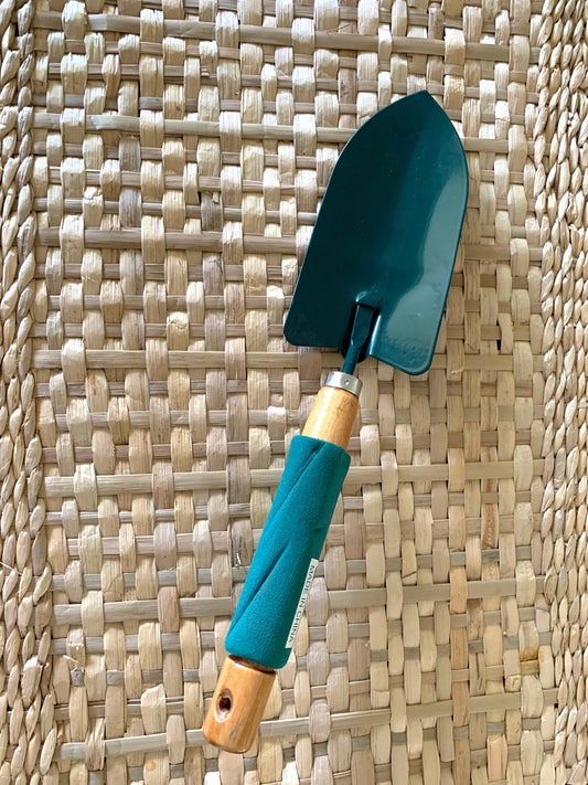 Garden hand shovel trowel tool with cushion handle